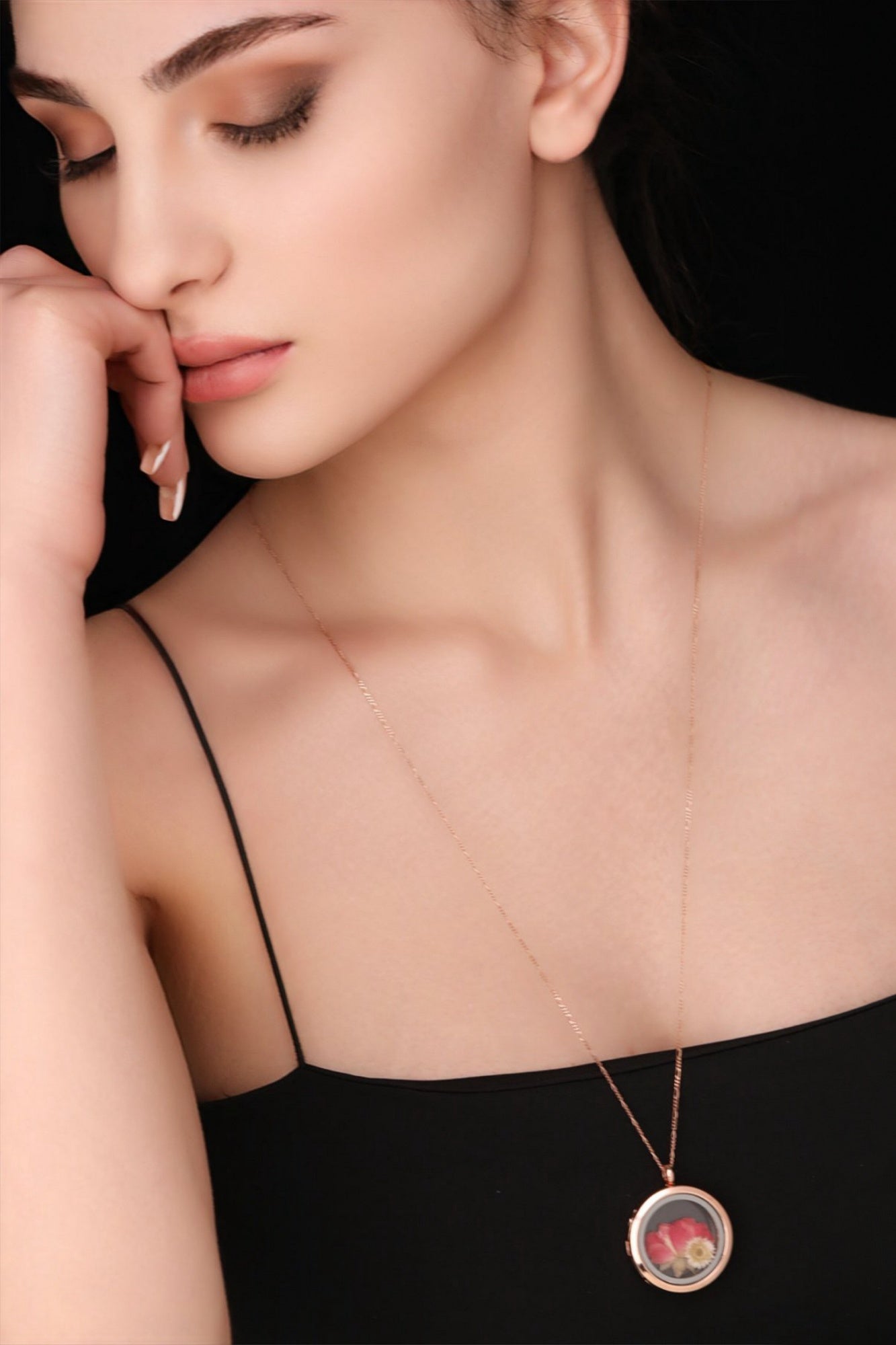 Real Rose and Chrysanthemum 925 Sterling Rosegold Gilded Medaillon Chain