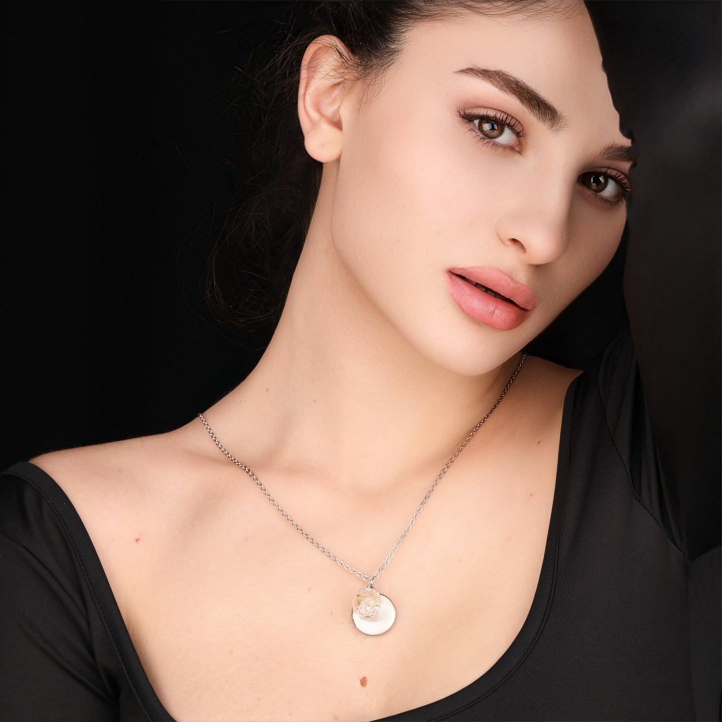 Puste flower medallion chain incl. Photoservice in old silver
