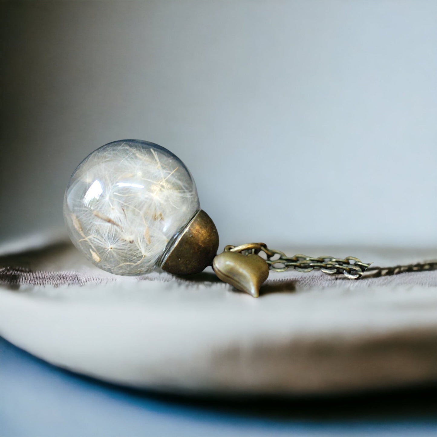 Pustflumen Seeds Heart Pendant Necklace - Bronze Dried Blossom…