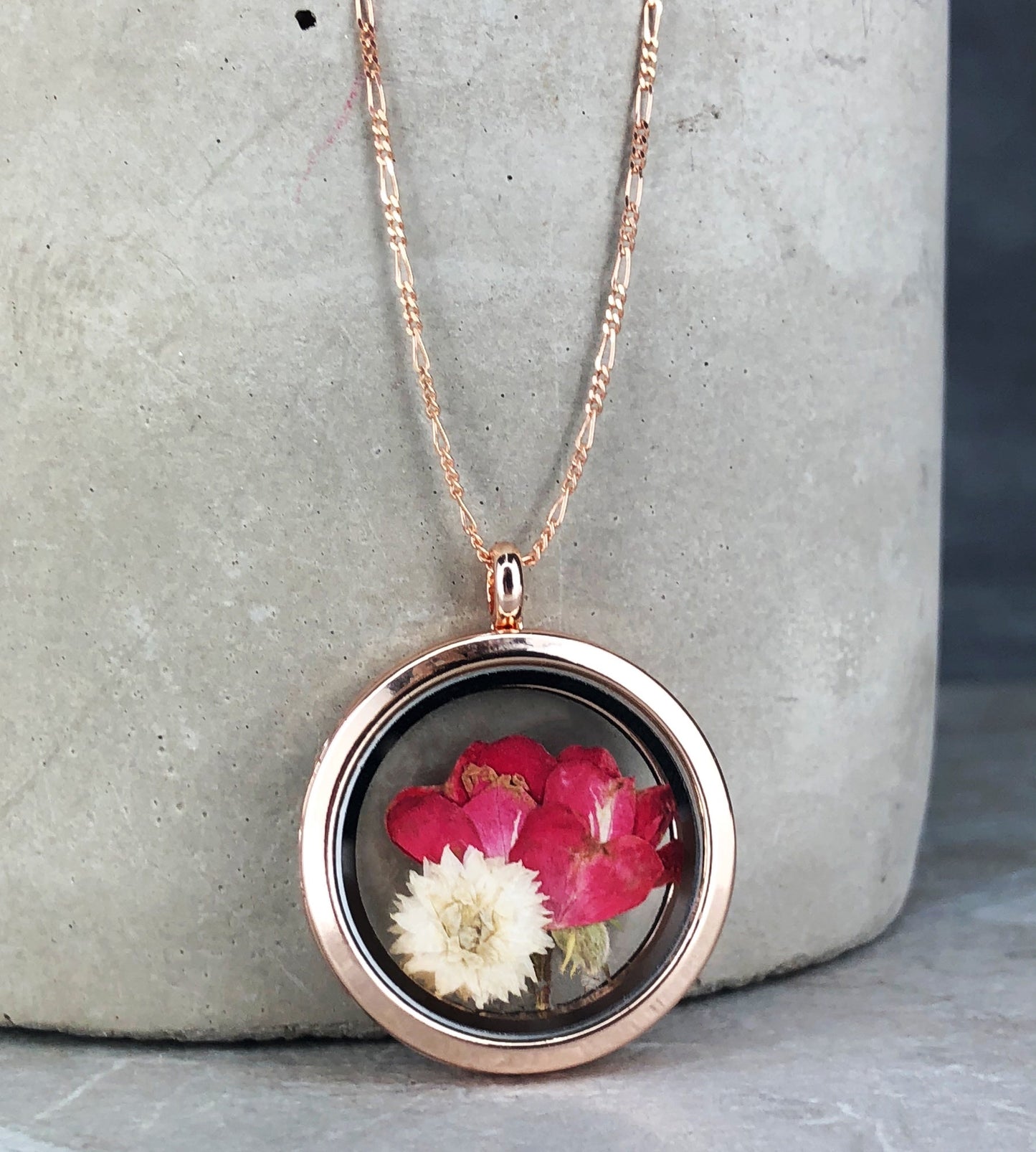 Real Rose and Chrysanthemum 925 Sterling Rosegold Gilded Medaillon Chain