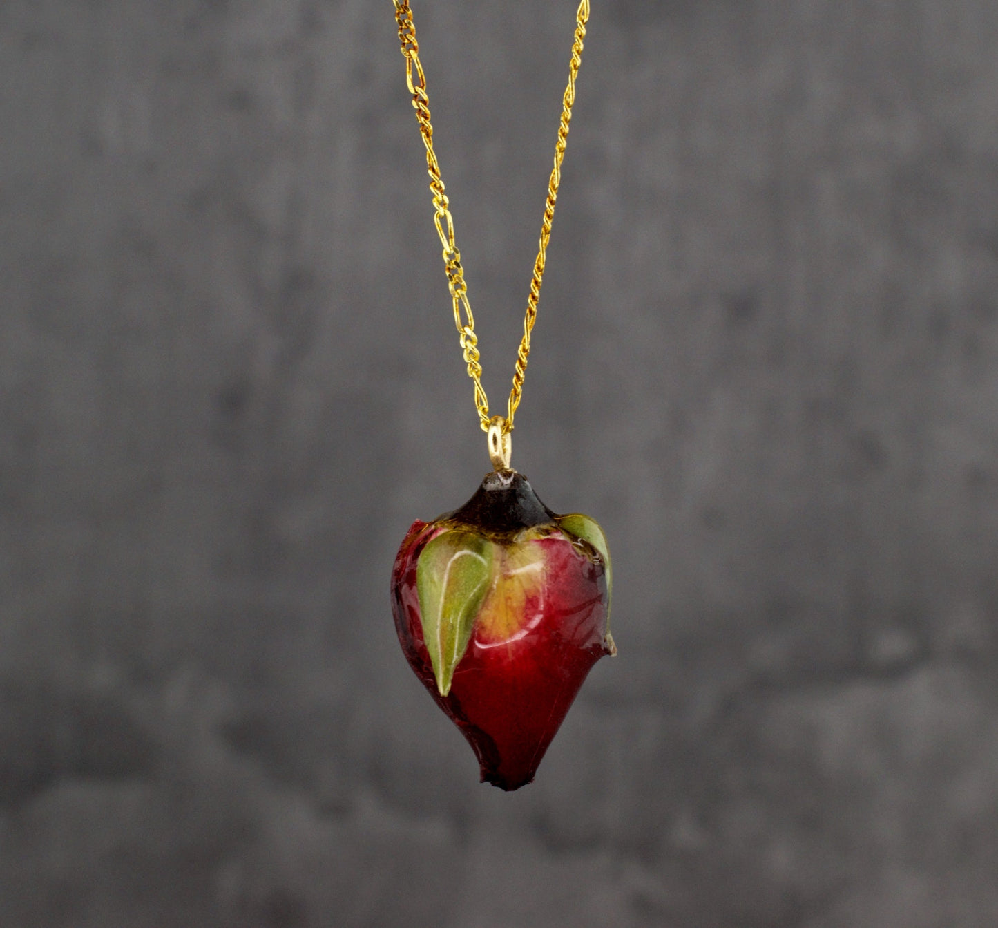 Real Red Rosenknoss — 925 Sterling Silver Gold Plated Chain