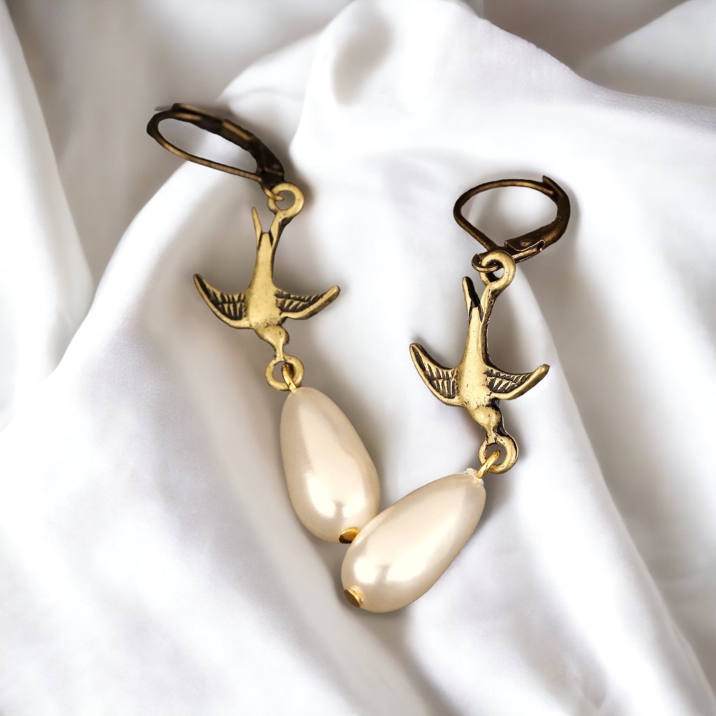 Flight Swallows Drop Pearl Earrings - Nostalgic Retro Jewelry — 63