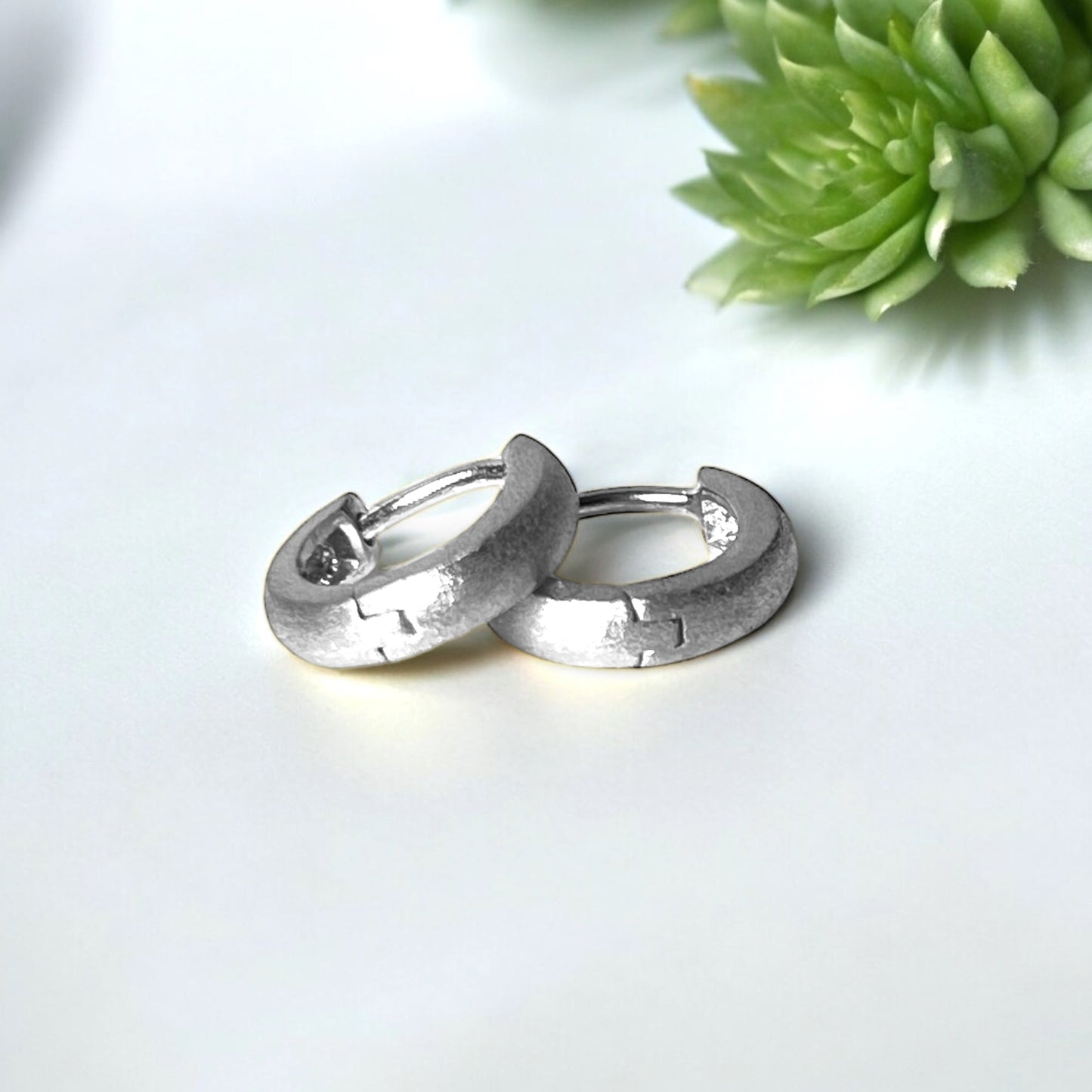 Matte Classic Huggie Hoop Earrings in 925 Sterling Silver – 14x14 mm
