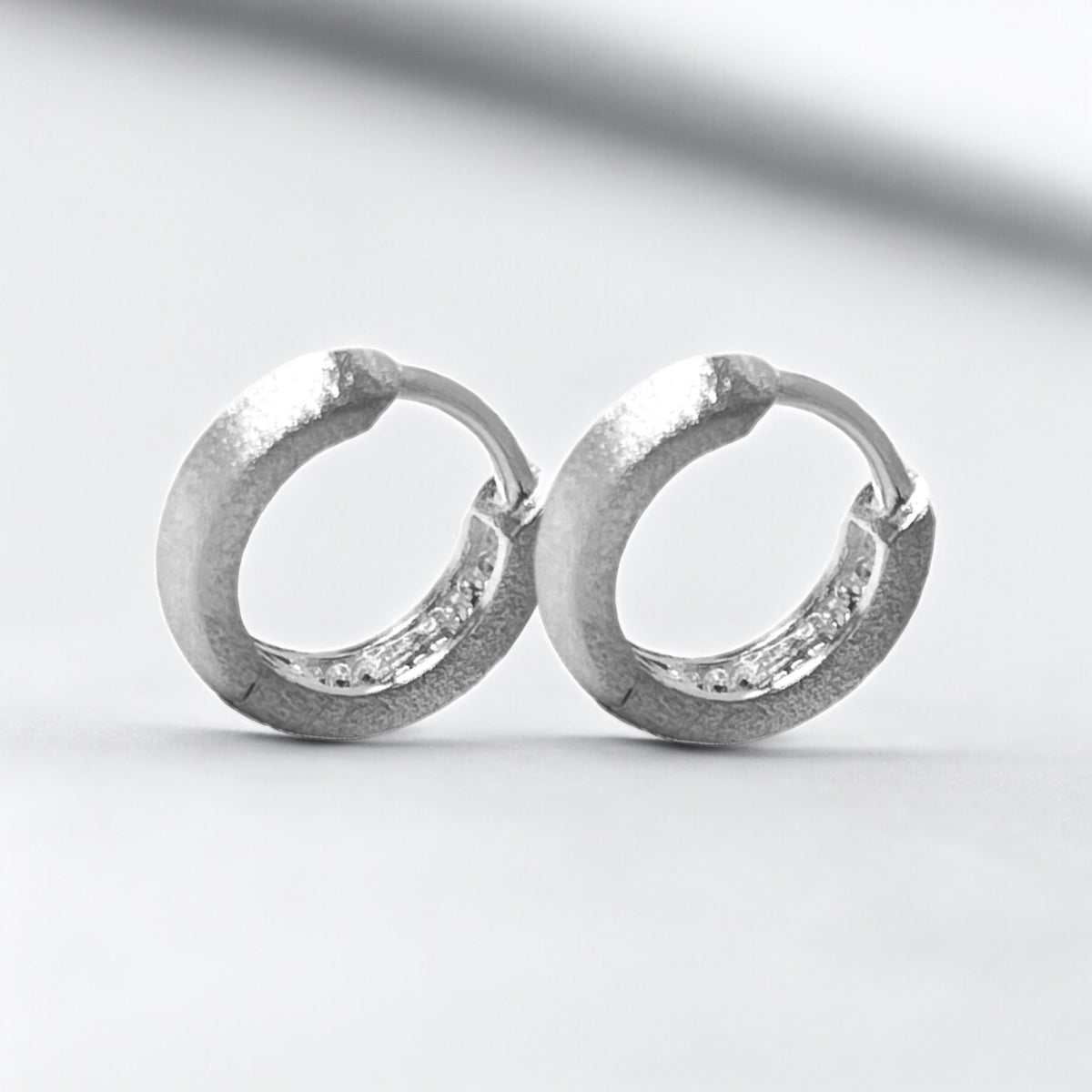 Matte Classic Huggie Hoop Earrings made of 925 Sterling Silver – 14x14 mm - OHR925-142