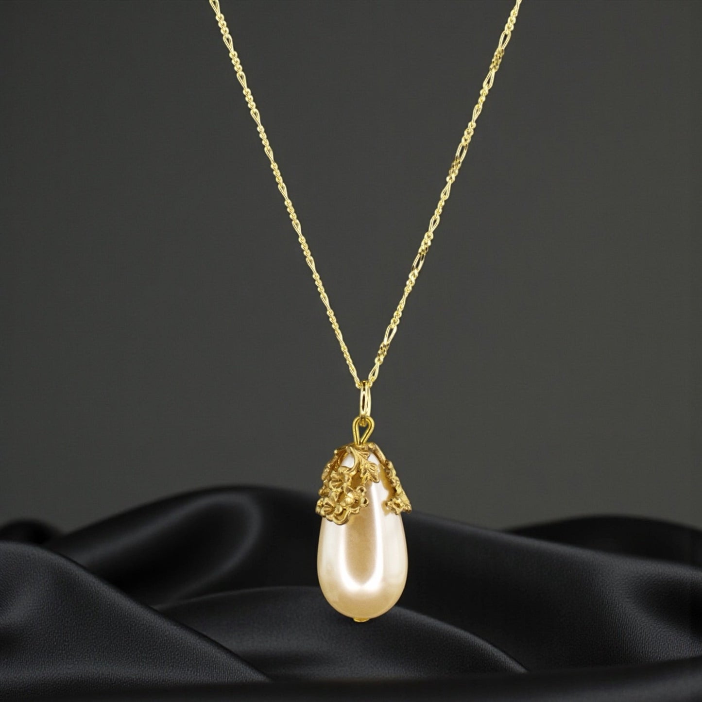 Vintage Teardrop Pearl Necklace 18k Gold Plated | 925 Sterling…