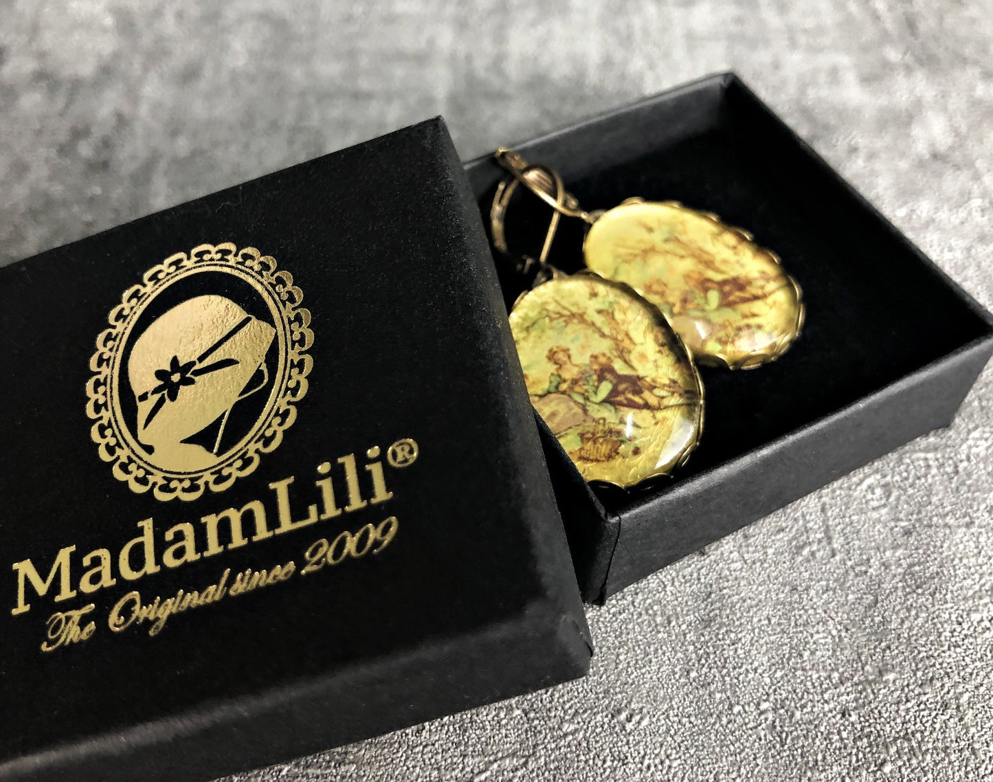 Love couple — Bronze earrings in vintage style