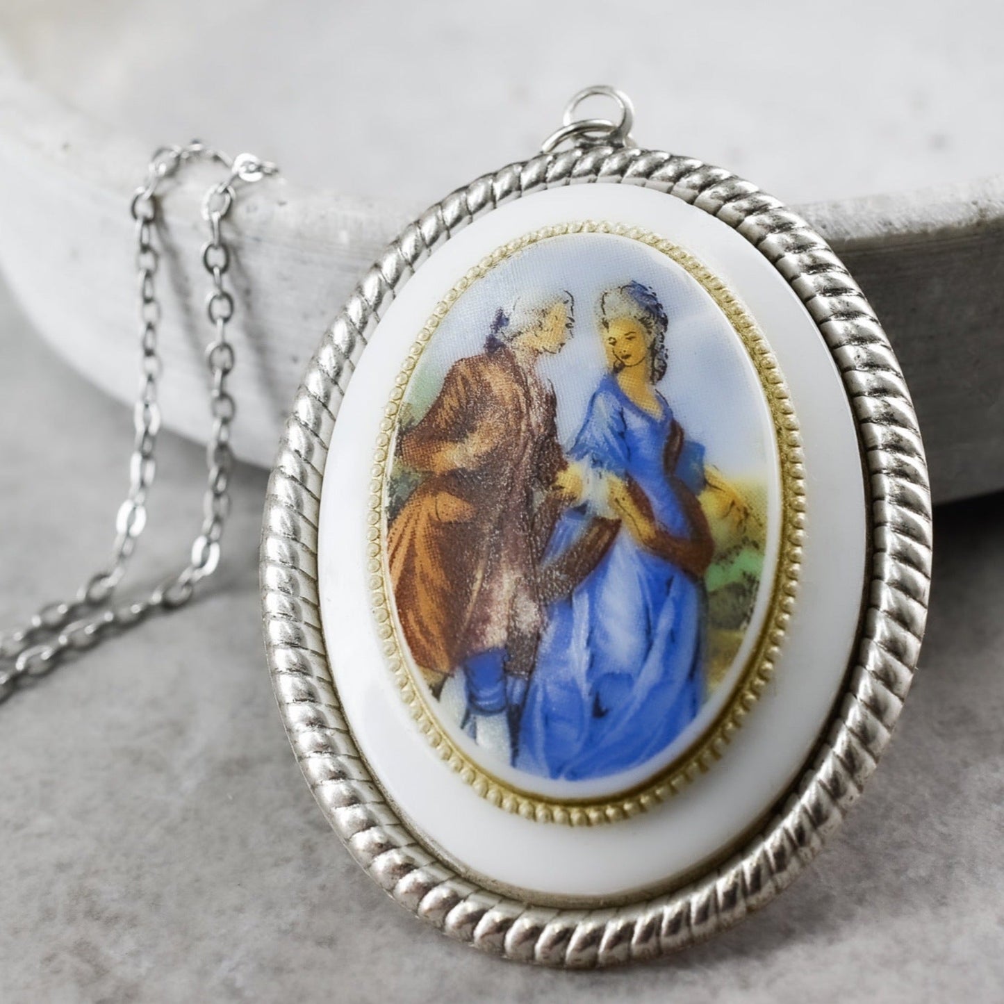 70s Vintage Kamee porcelain chain "Twinness II