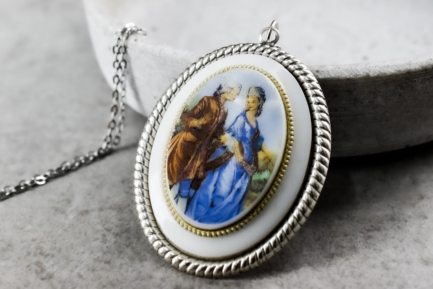 70s Vintage Kamee porcelain chain "Twinness II